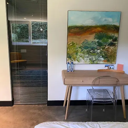 Bed & Breakfast 23-2